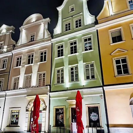 Na Starym Miescie アパート ブンツラウ